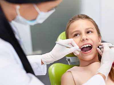 Desert-Dental--Specialists-young-girl-dental-exam-photo-03